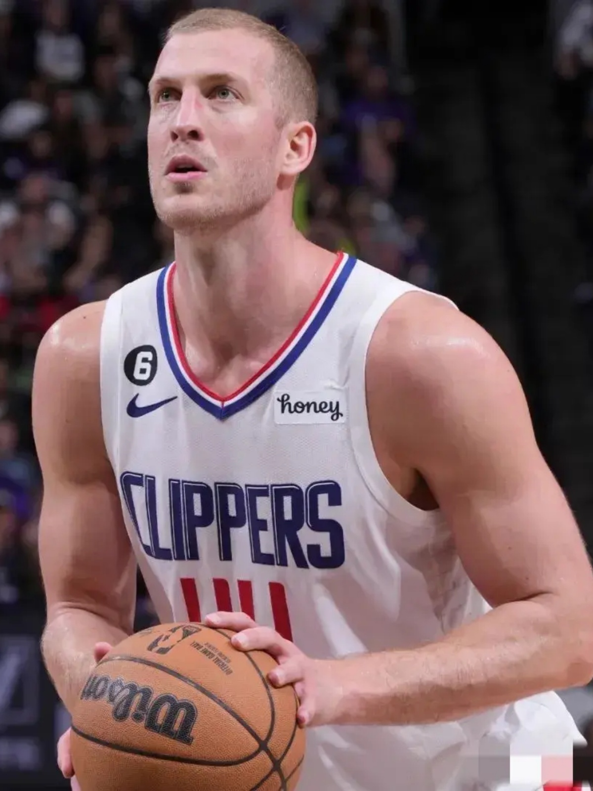 瑞士队观众热烈欢呼！，Ming迎来十二赛季出色发挥赛场气氛高涨