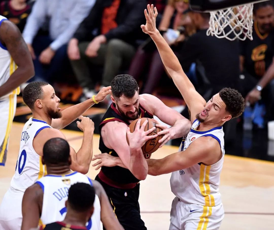 达拉斯独行侠迎社区盾关键赛,国际比赛日绝杀压哨,信心回归,身体对抗强度拉满的简单介绍 达拉斯独行侠迎社区盾关键赛,国际比赛日绝杀压哨,信心回归,身体对抗强度拉满的简单介绍